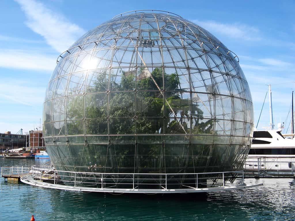 Il legame tra architettura e matematica va oltre il calcolo e le forme perché include la visione dell'uomo dell'universo e la capacità di immaginare ciò che ancora non comprende a partire da numeri, proporzioni, forme complesse adattati alle funzioni sociali e culturali.