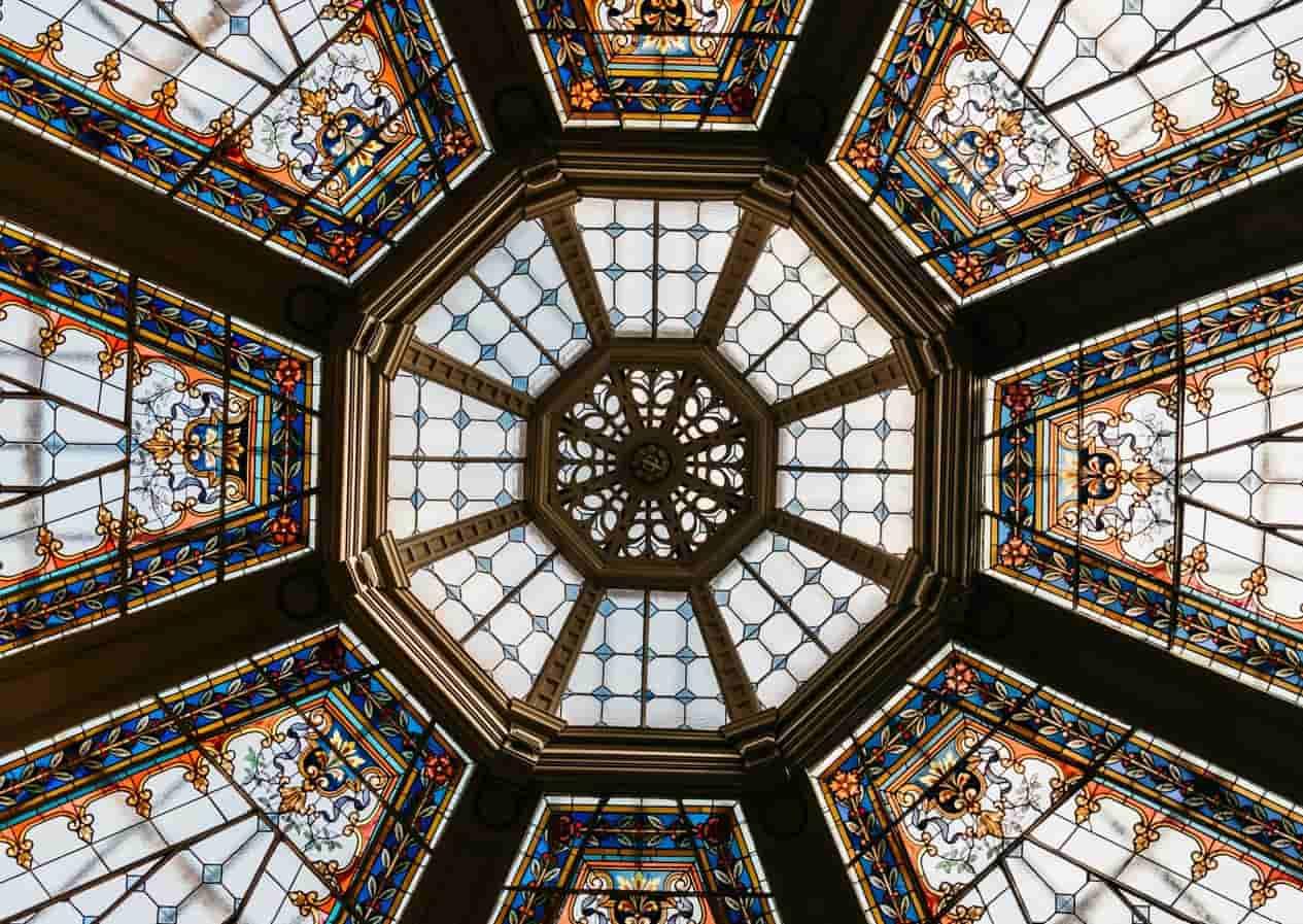 Il raggio è un esempio di simmetria radiale