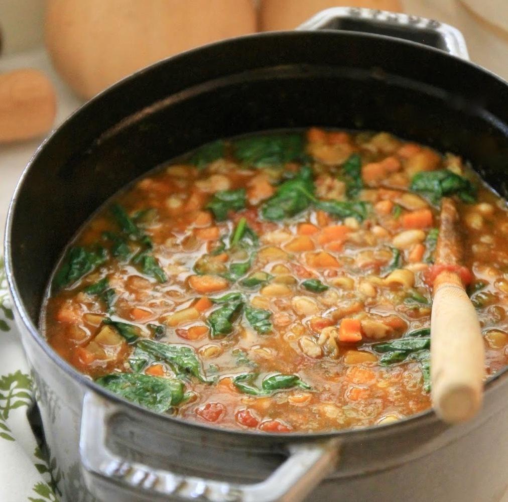Come si prepara il minestrone zucca e legumi?