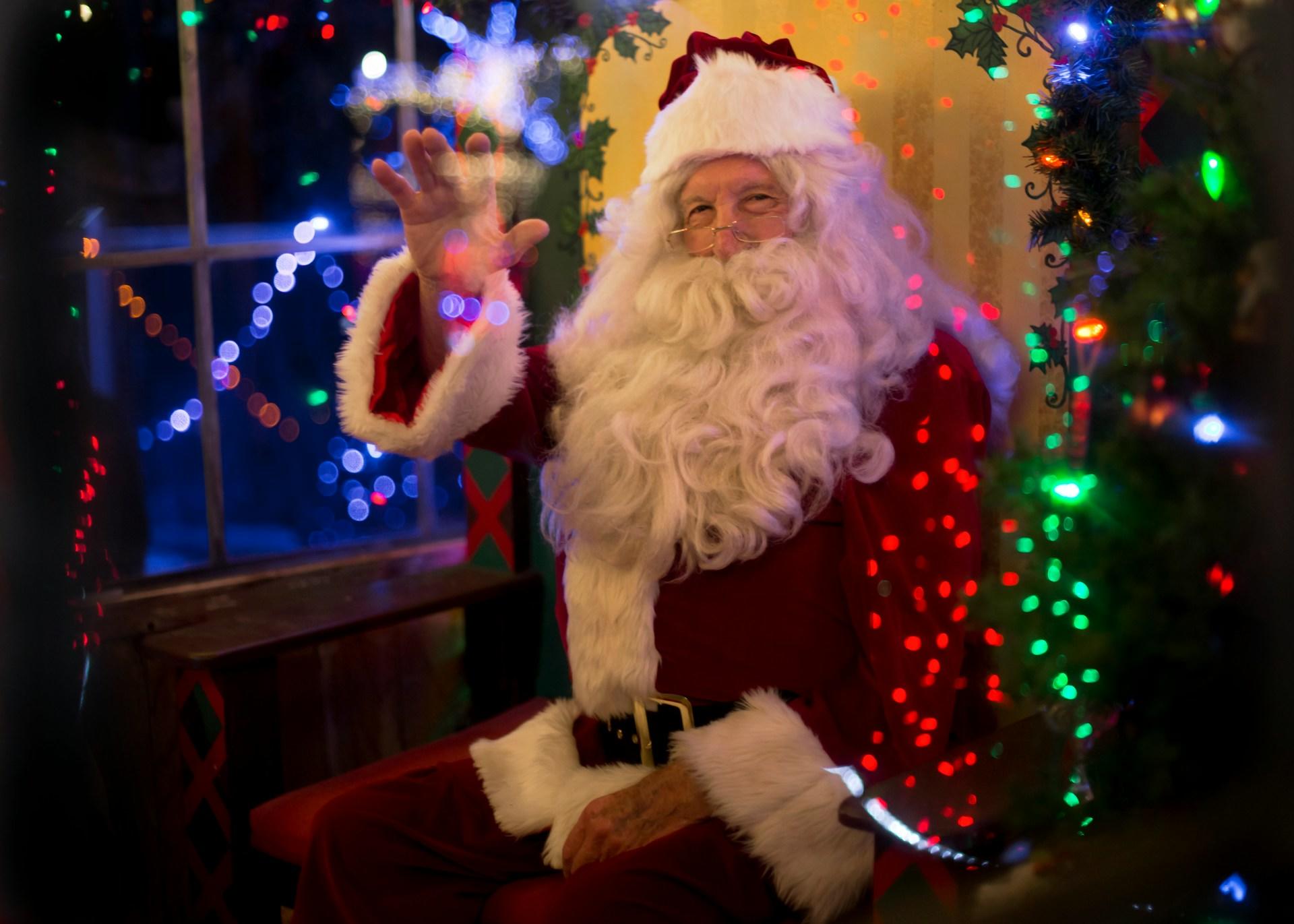 Babbo Natale che saluta