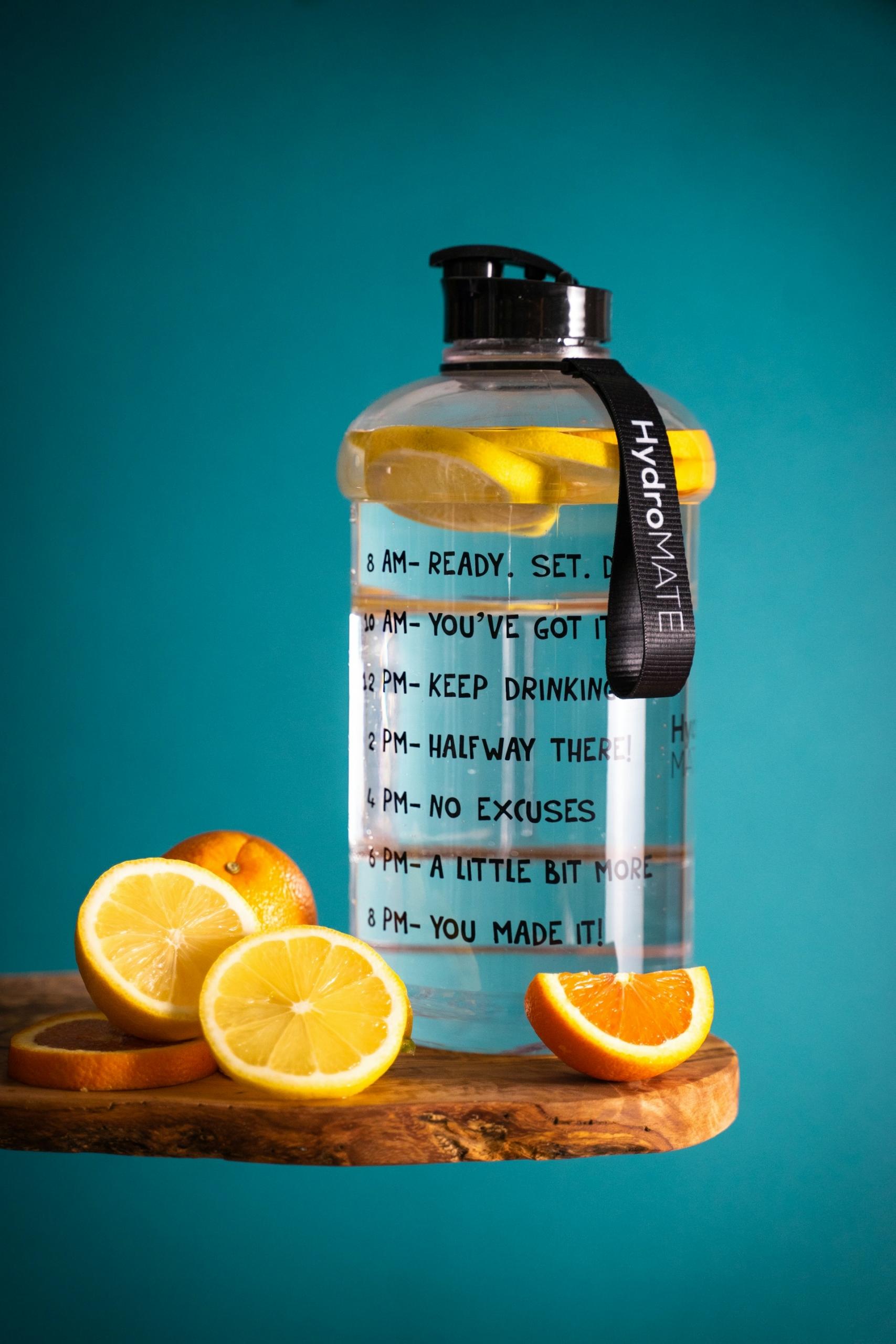 Borraccia acqua con scritte simpatiche per incentivarti a bere