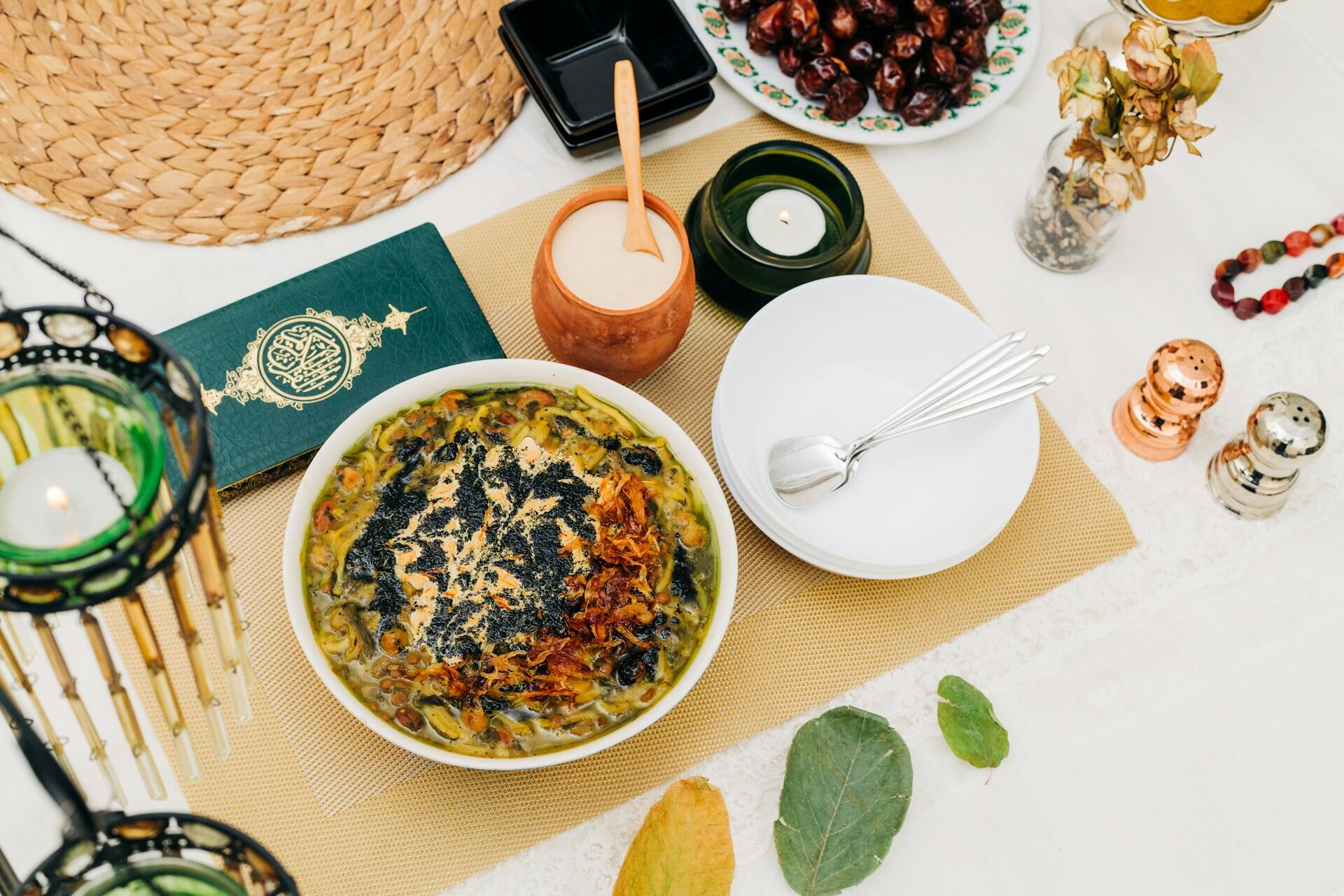 Piatti tipici del suhoor secondo le regole del Ramadan.