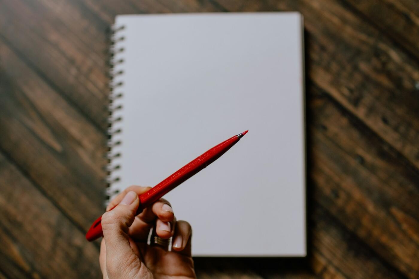 Come si scrive una tesi di laurea: la guida completa