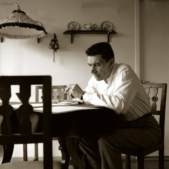 Beppe Fenoglio, autore che ci aiuta a capire cosa si festeggia il 25 aprile.