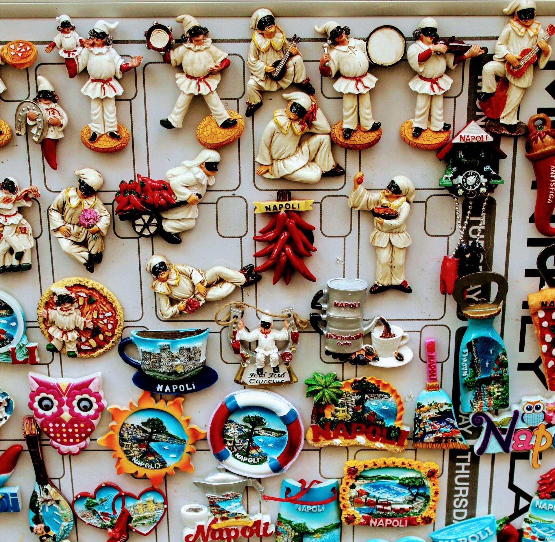 Origini ed evoluzione del canto neomelodico.