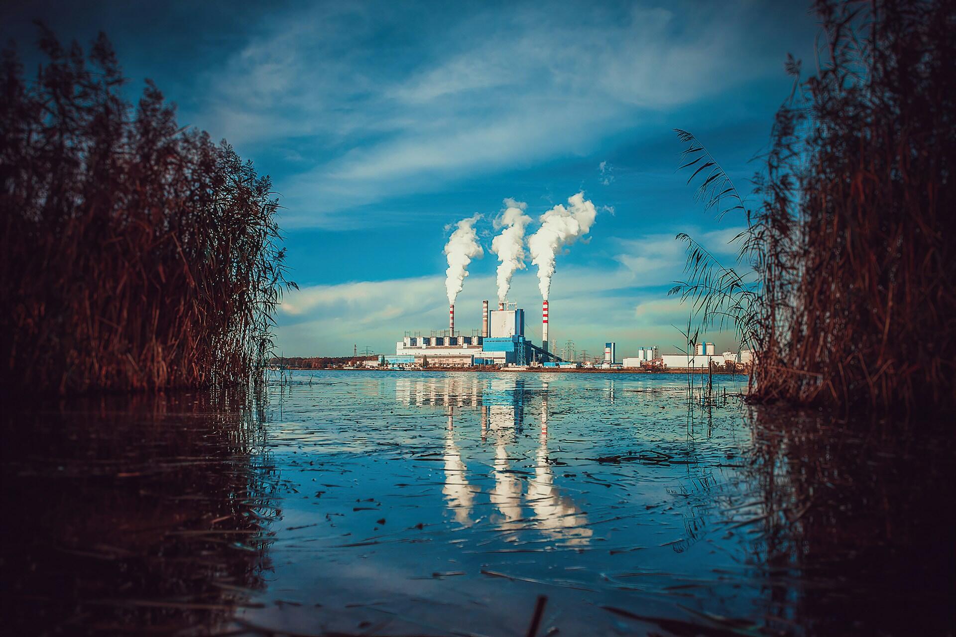 L'impatto delle attività umane sugli ecosistemi lacustri.