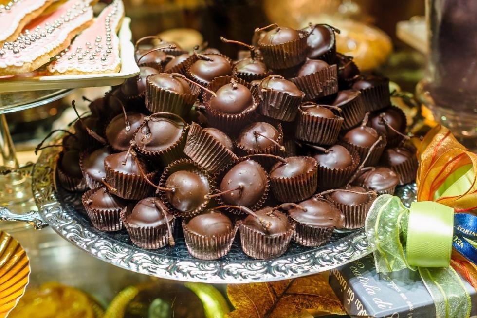 Perché non dare appuntamento al tuo insegnante di latino in una pasticceria torinese? 