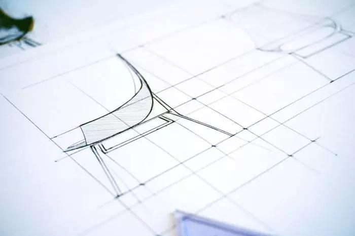 Il disegno tecnico usa un linguaggio grafico codificato che fa capo a una serie di normative e convenzioni;