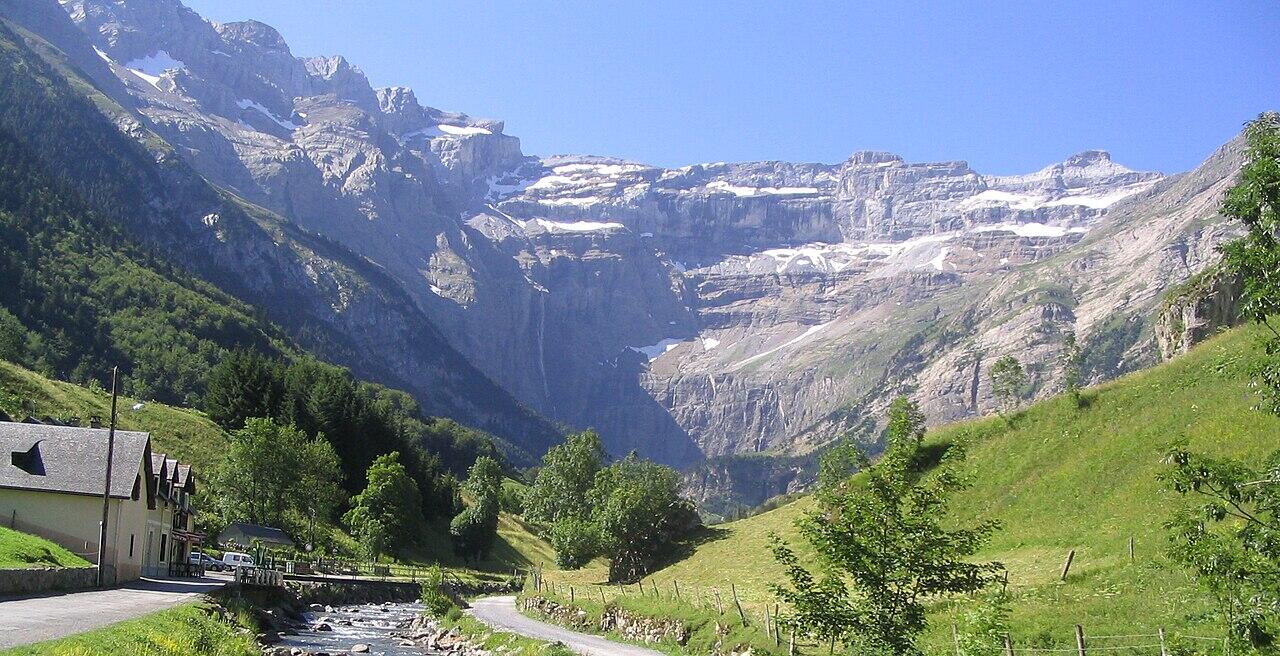 Vista di Gavarnie, una delle tappe tour de france 2026.