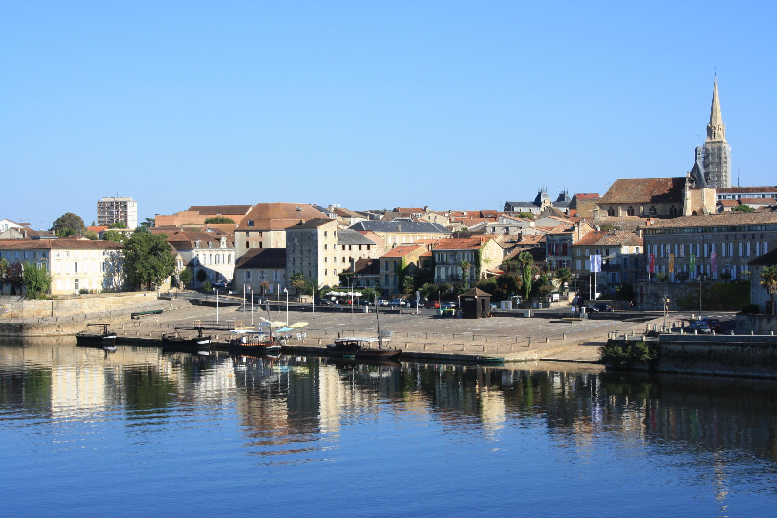Vista del Ponte di Bergerac, una delle tappe tour de france 2026.
