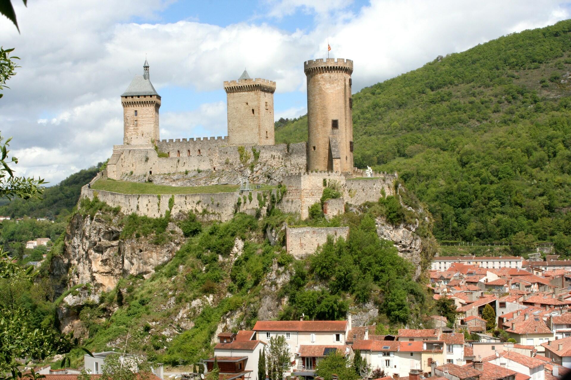 Vista di Foix, una delle tappe tour de france 2026.