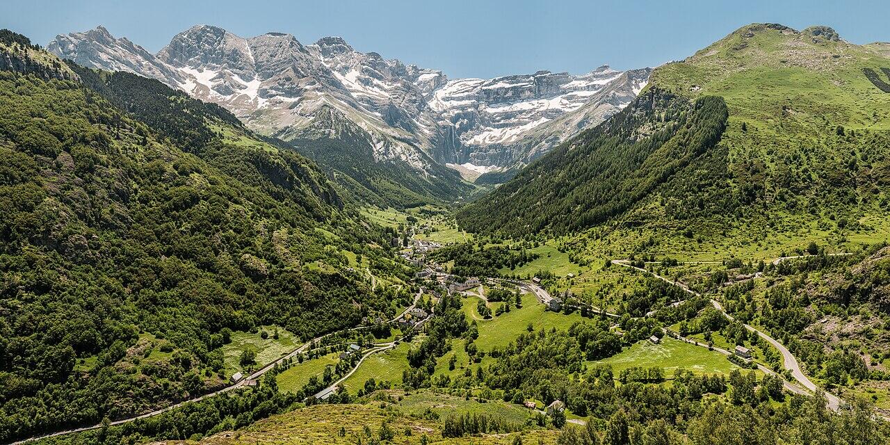 Vista di Gavarnie, una delle tappe tour de france 2026.