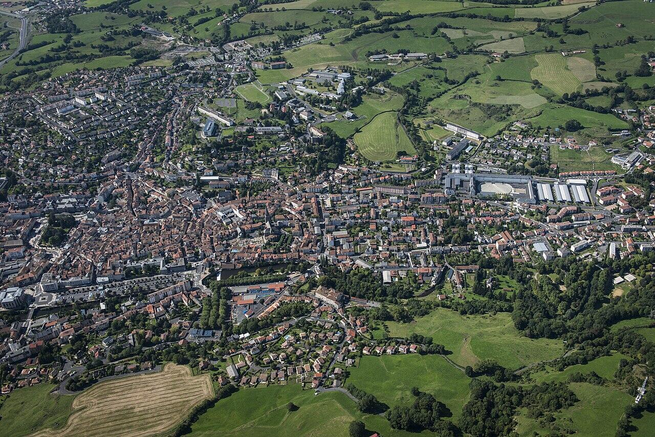 Vista di Aurillac, una delle tappe tour de france 2026.
