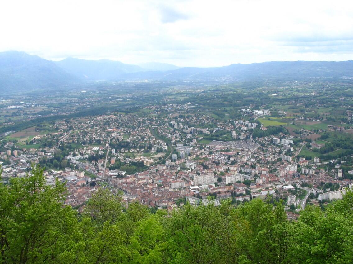 Vista di Voiron, una delle tappe tour de france 2026.