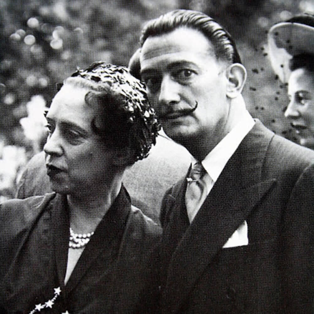 Schiapparelli, pioniera della moda surrealista.