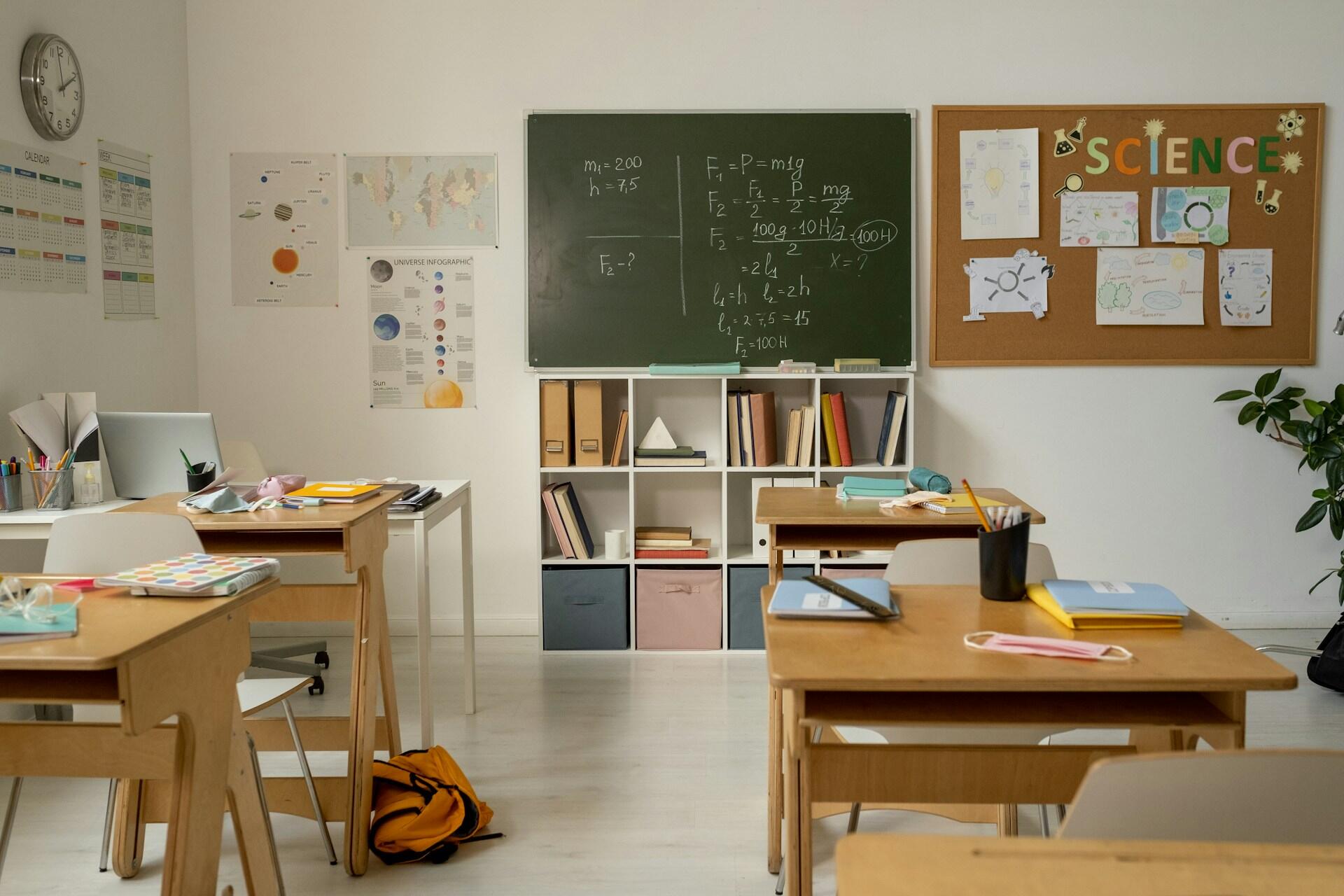Aula scolastica pronta per il rientro a scuola.