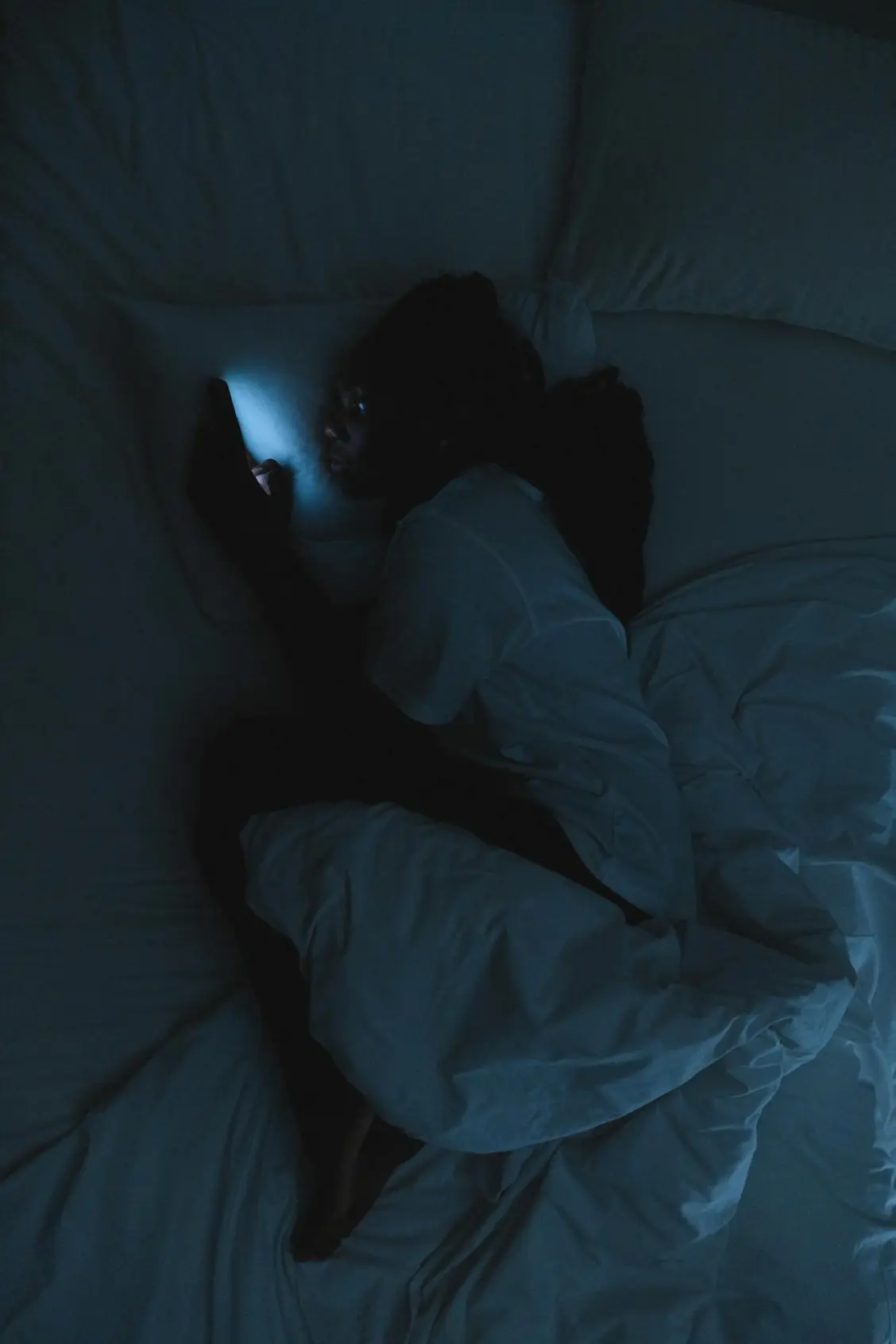 L'effetto negativo degli schermi sulla qualità del sonno.