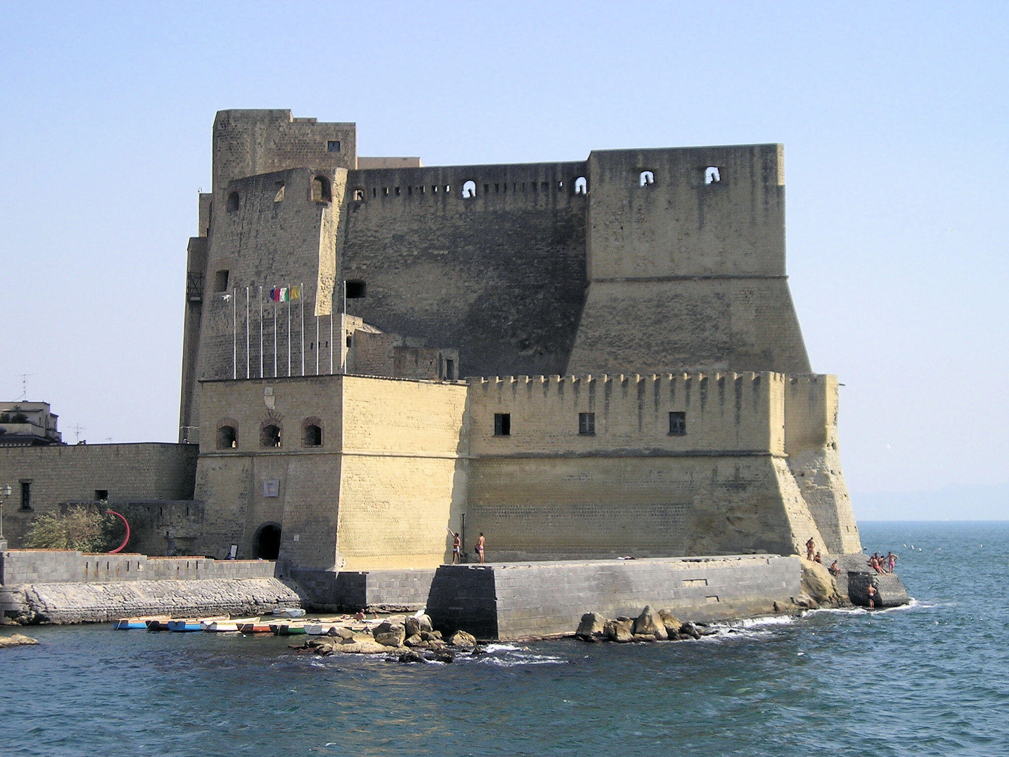 Il misterioso Castel dell'Ovo a Napoli.