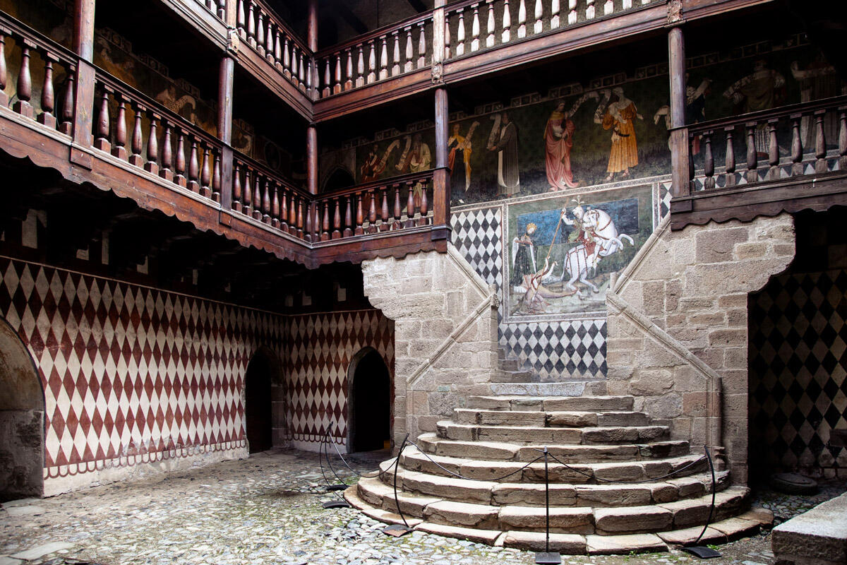 Il dipinto di San Giorgio a Fénis.