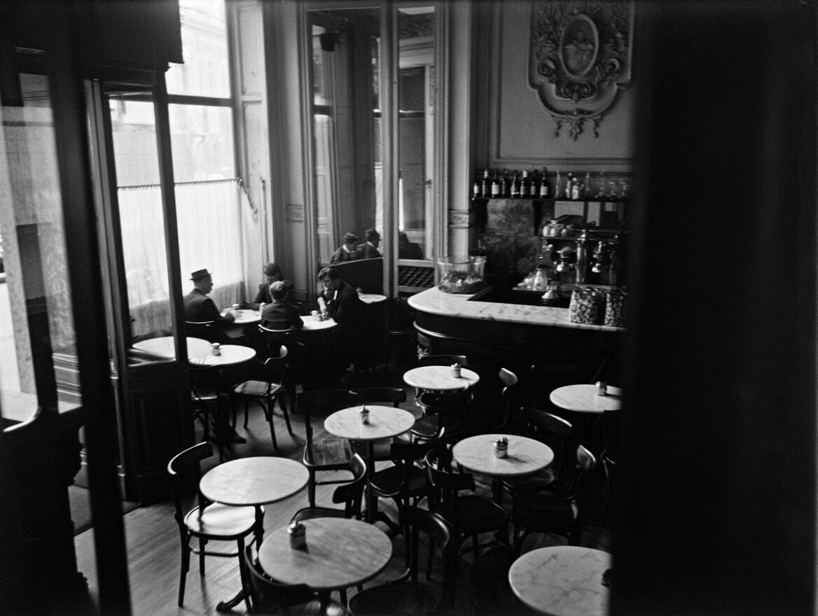 Inerno di café tipico novecentesco dove nacque la tradizione cioccolatiera di Perugia.