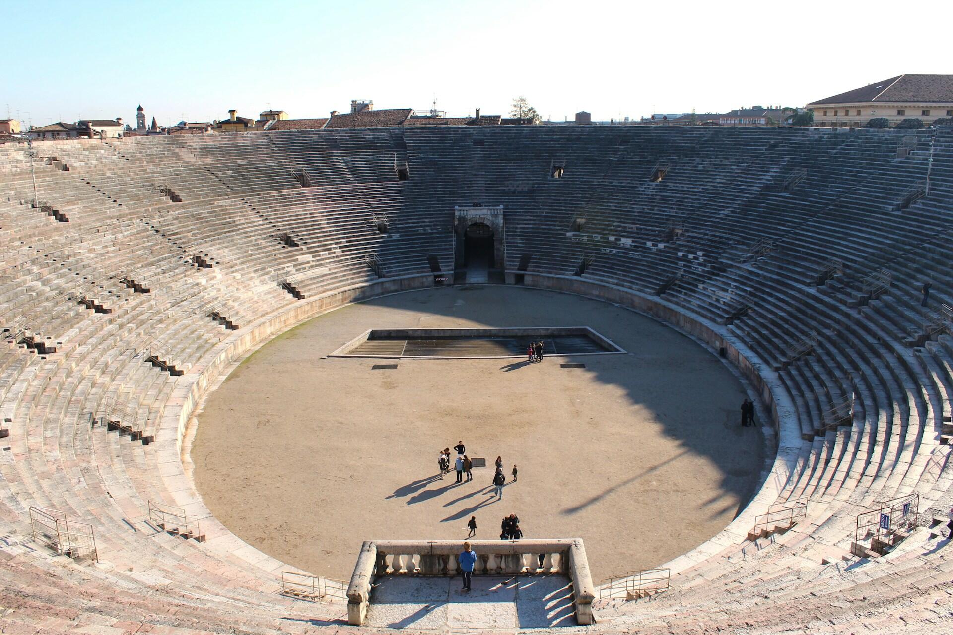 Interno dell'Arena di Verona, dove si terrà la cerimonia conclusiva delle Olimpiadi. 