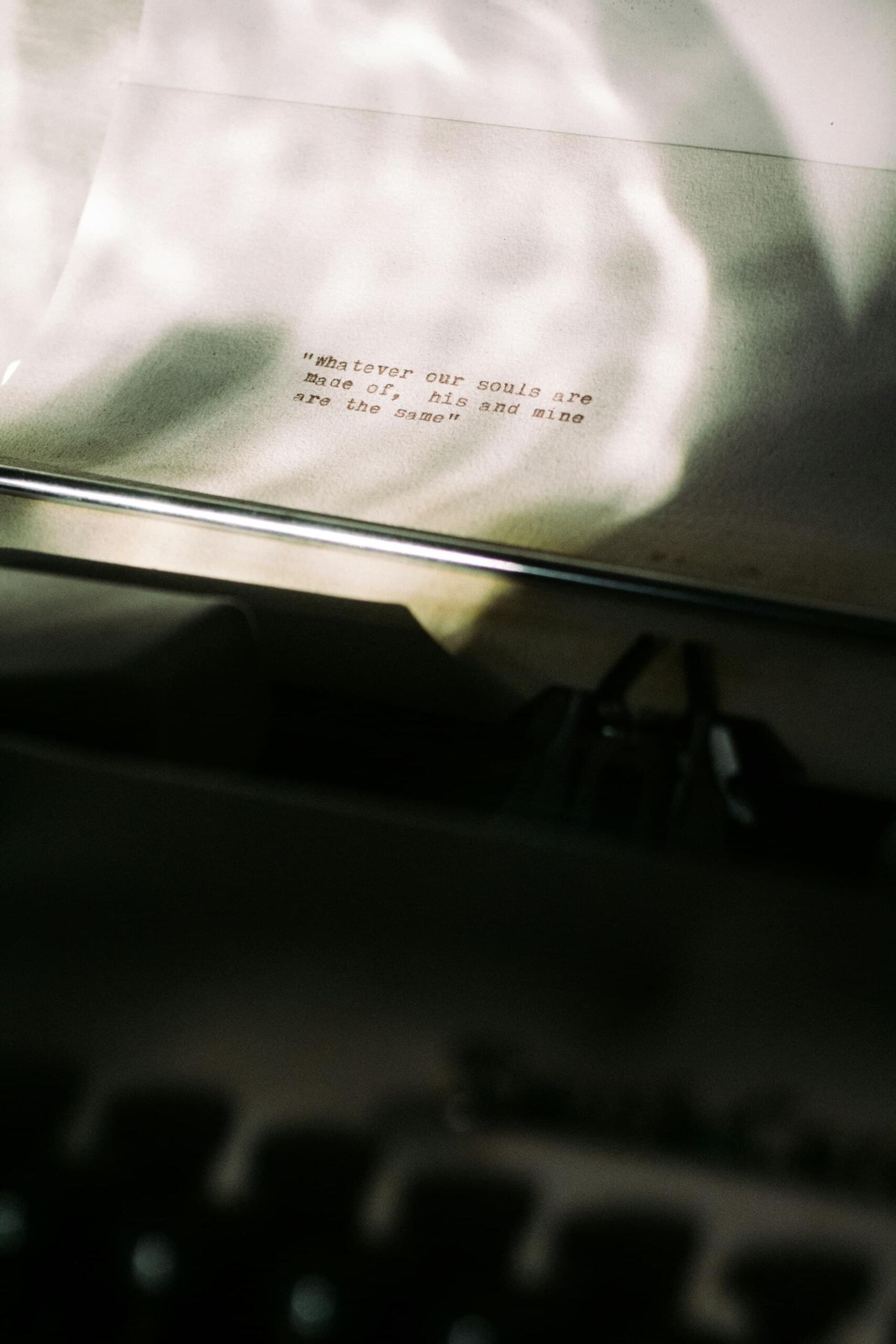 タイプライターで打たれた詩の一節