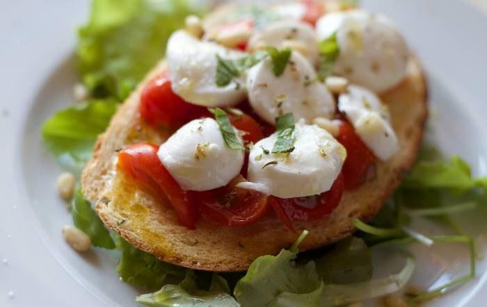 ブルスケッタ　イタリア料理の前菜