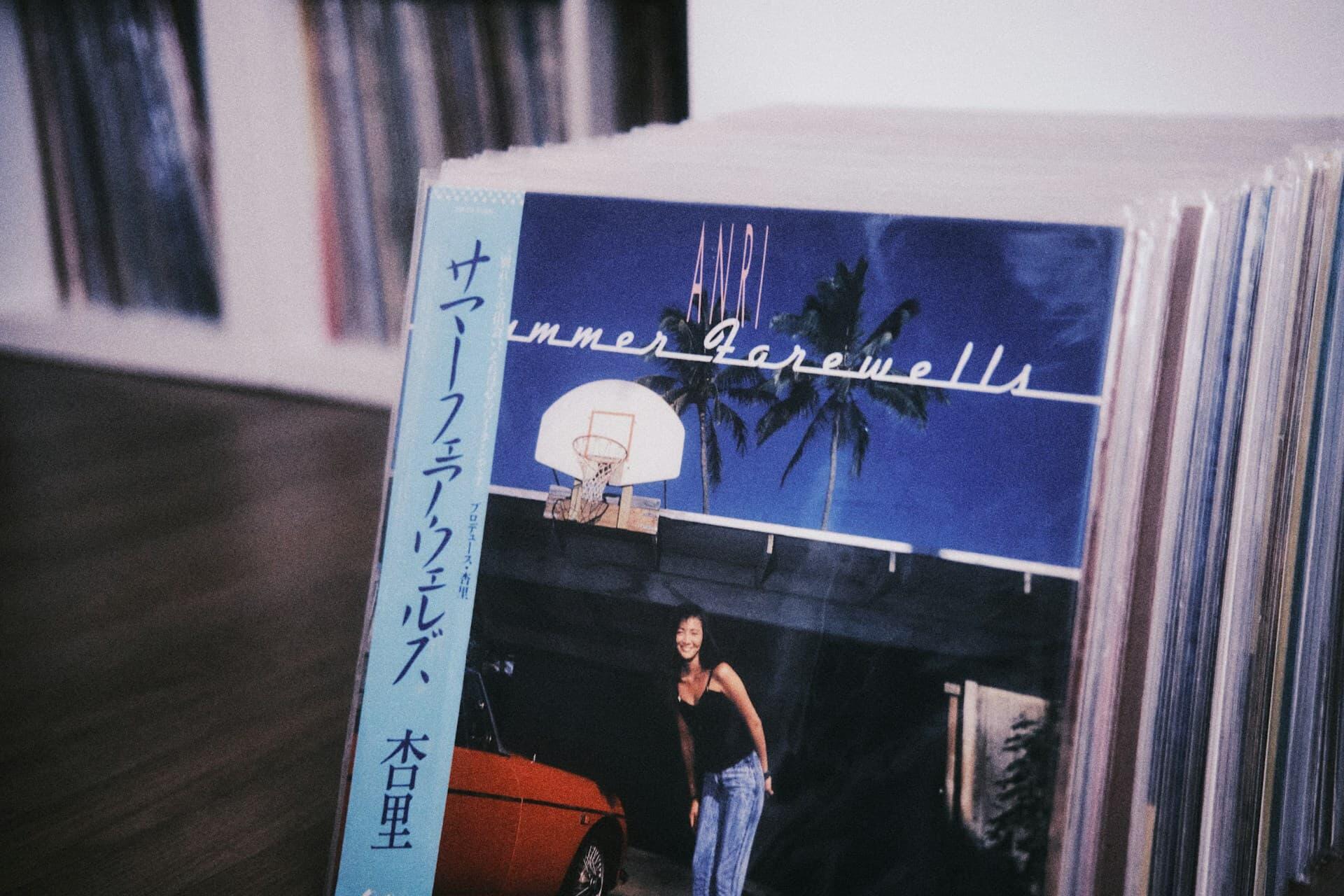 J-POPの歴史を象徴する1980年代の日本のレコード