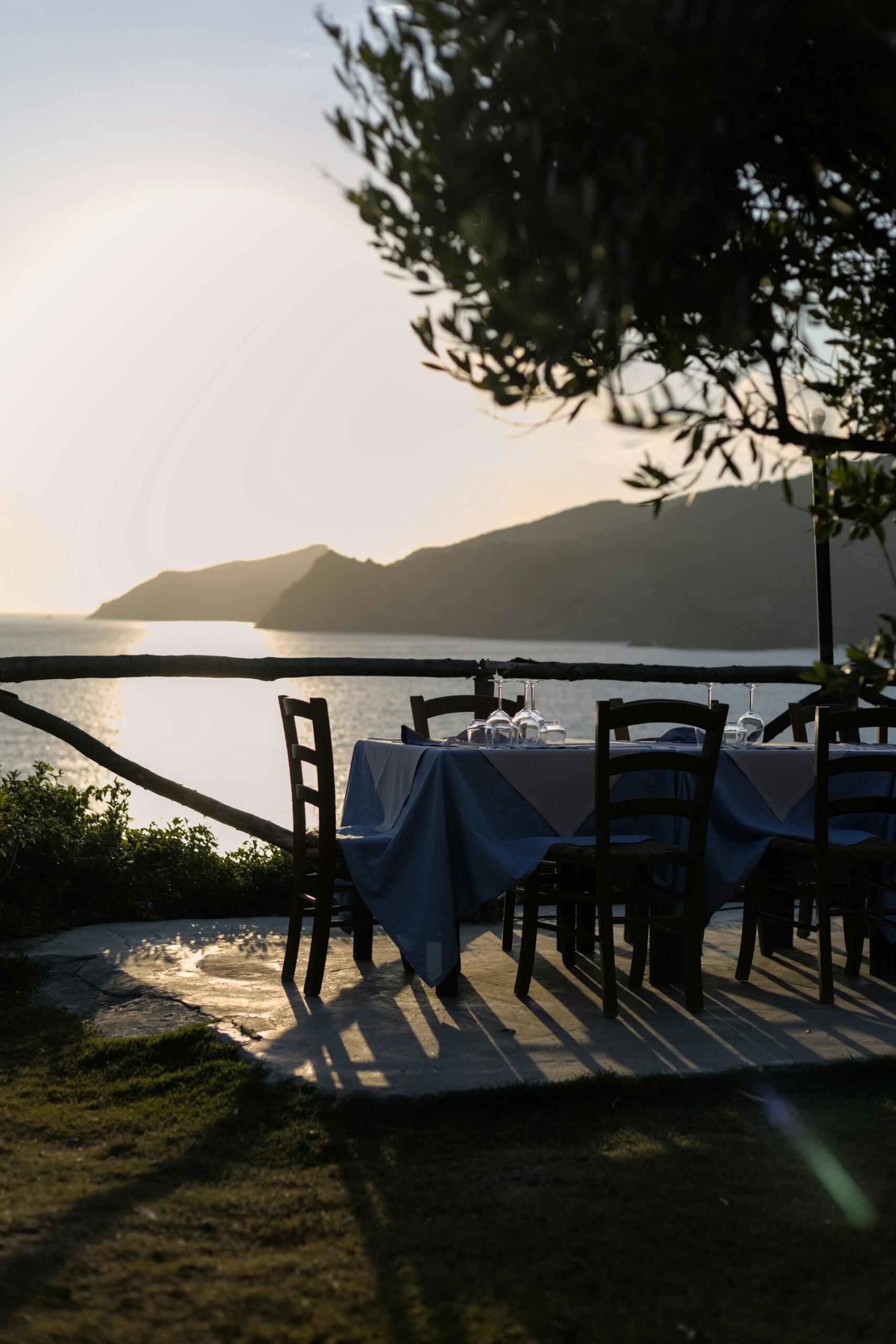 staliukas ant jūros kranto