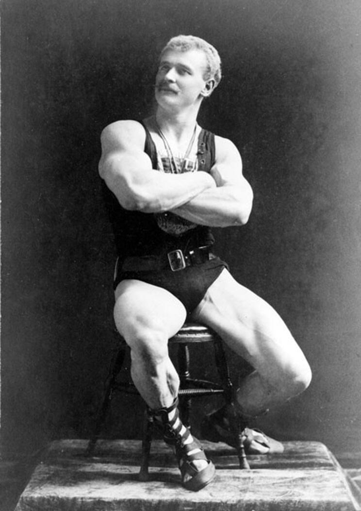 Juodai balta Eugen Sandow nuotrauka