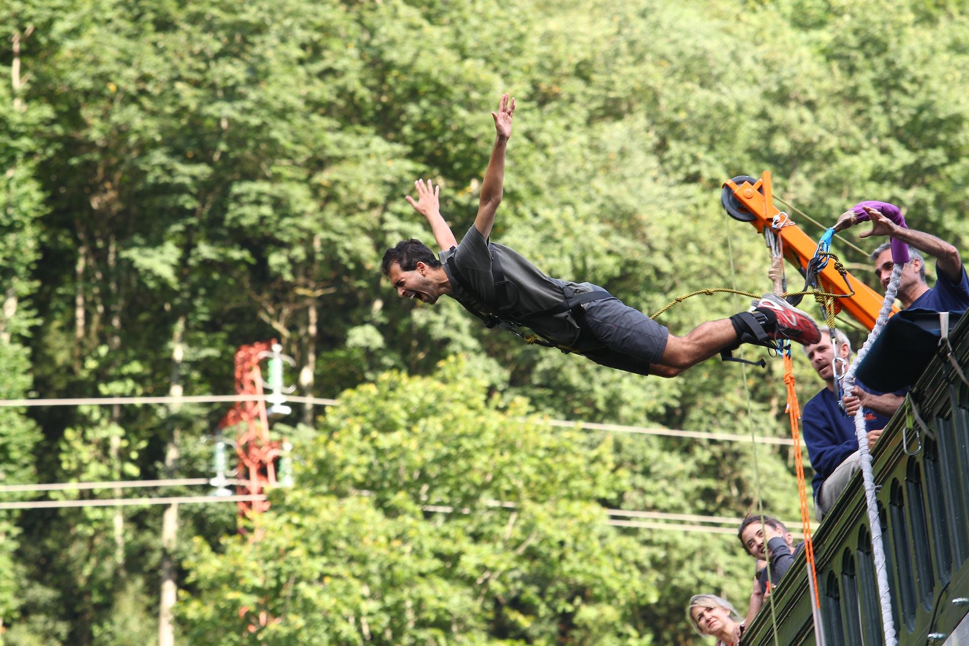 saut en élastique homme