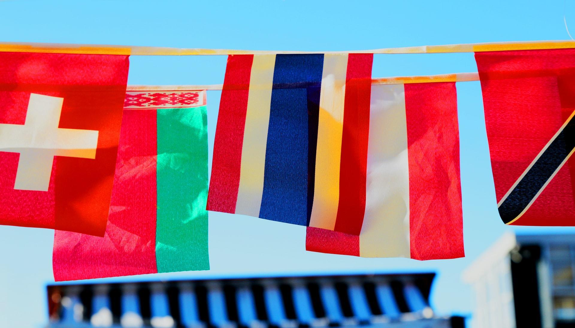 drapeau luxembourg accroché