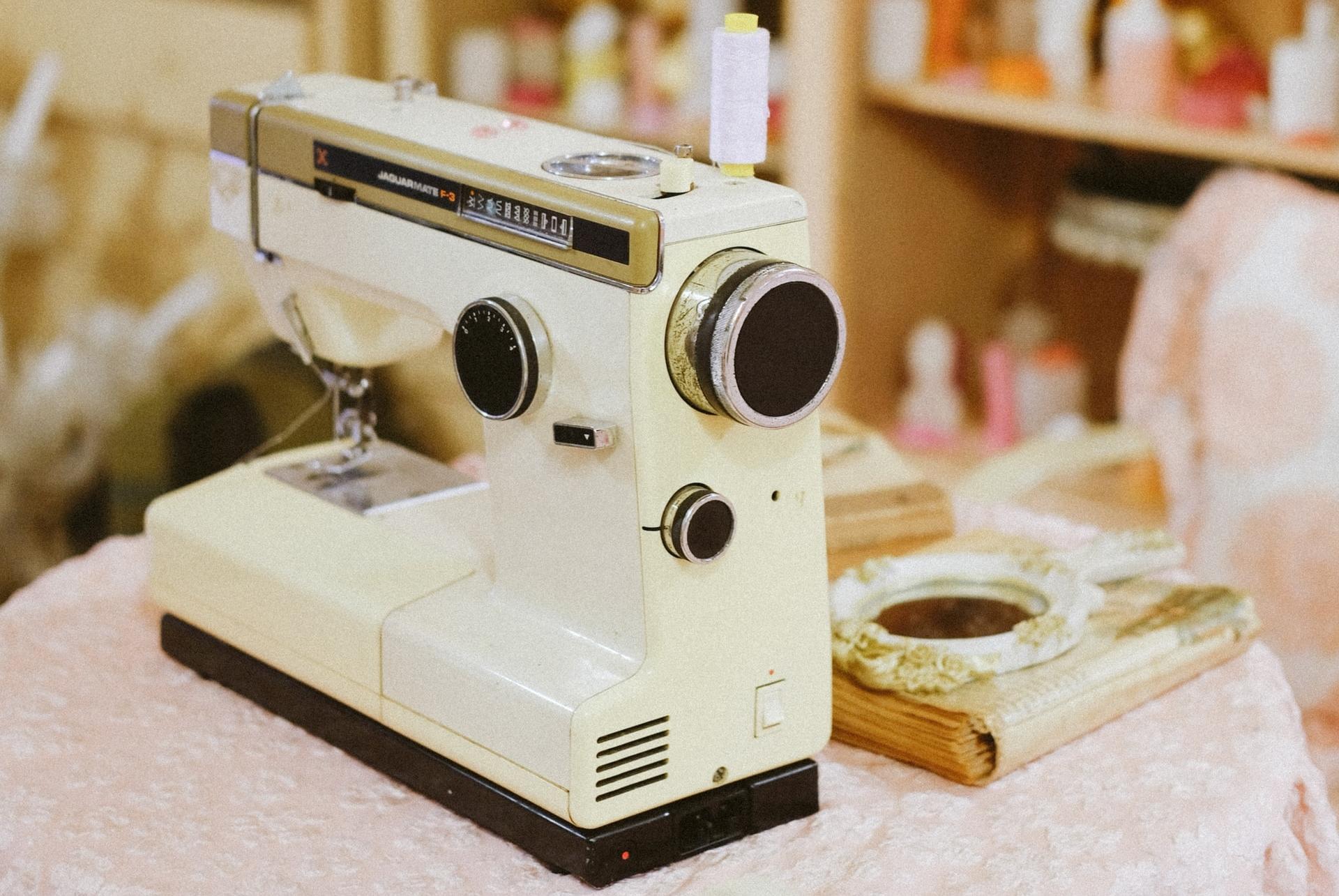machine à coudre atelier boutique
