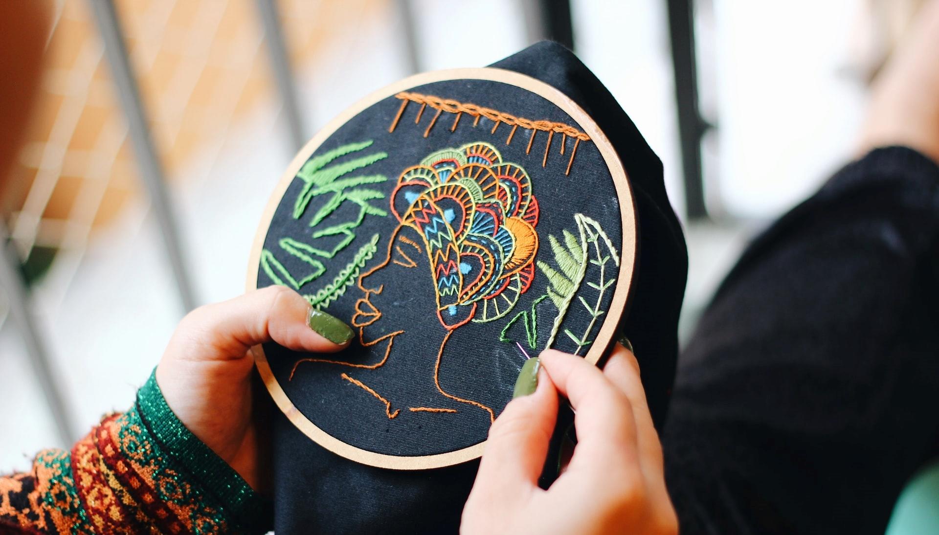 broderie mains couture