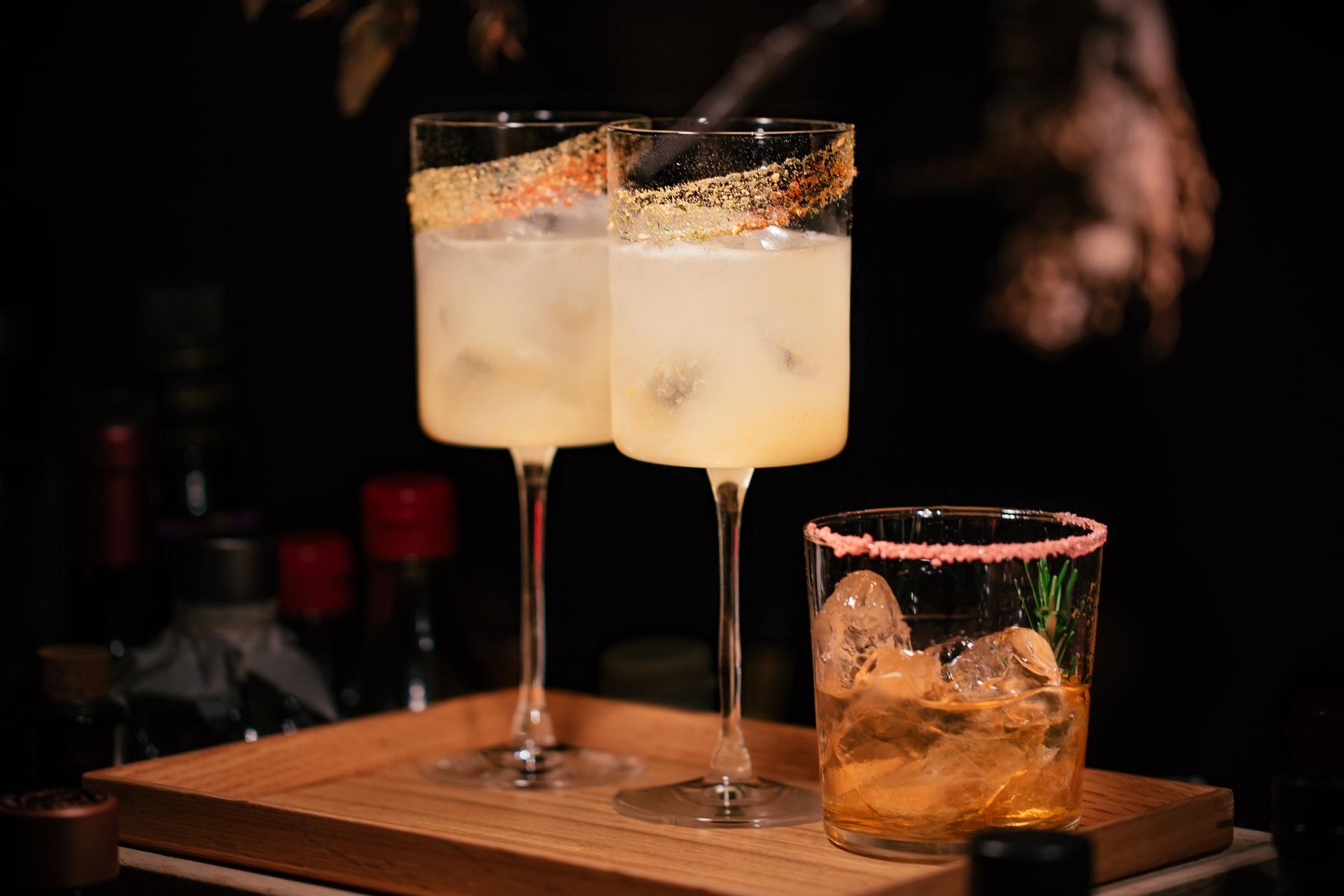 verres avec cocktails