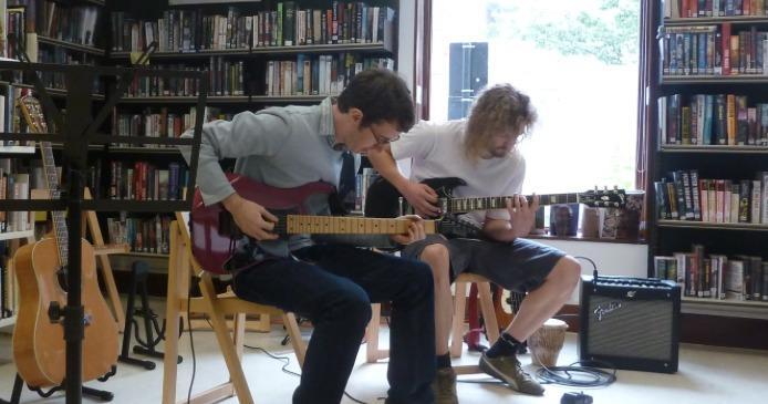 Comment trouver un prof de guitare électrique ? 