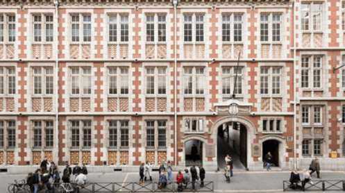 Comment parler français à Paris ? 