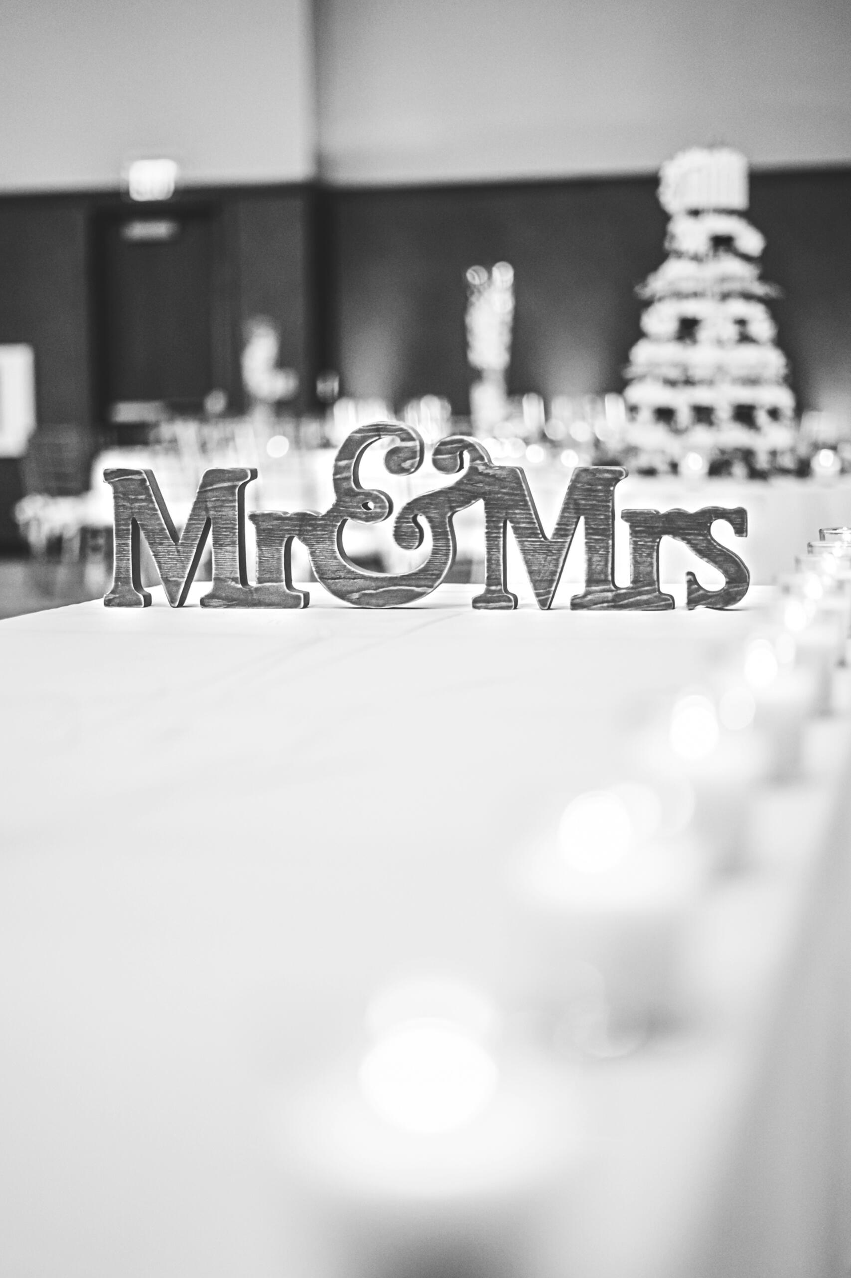 Mr & Mrs galda rotājums