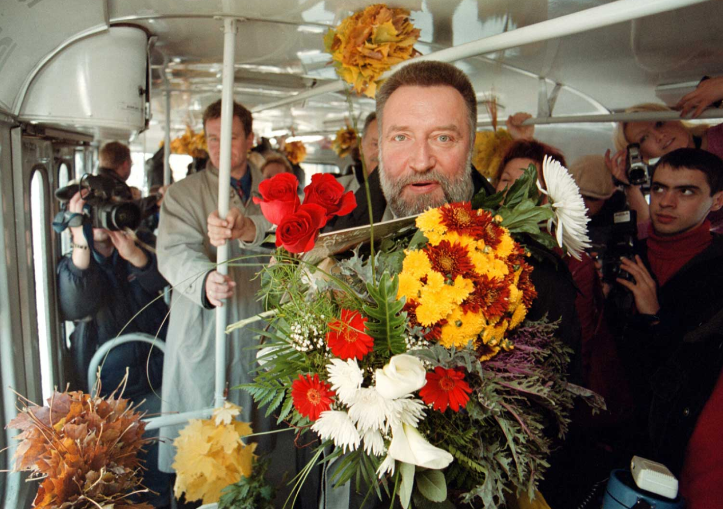 Uldis Stabulnieks atzīmē dzimšanas dienu un albuma “Tik un tā” klajā nākšanu.