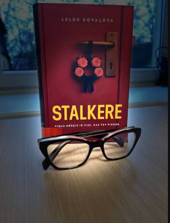 Leldes Kovaļovas romāns "Stalkere".