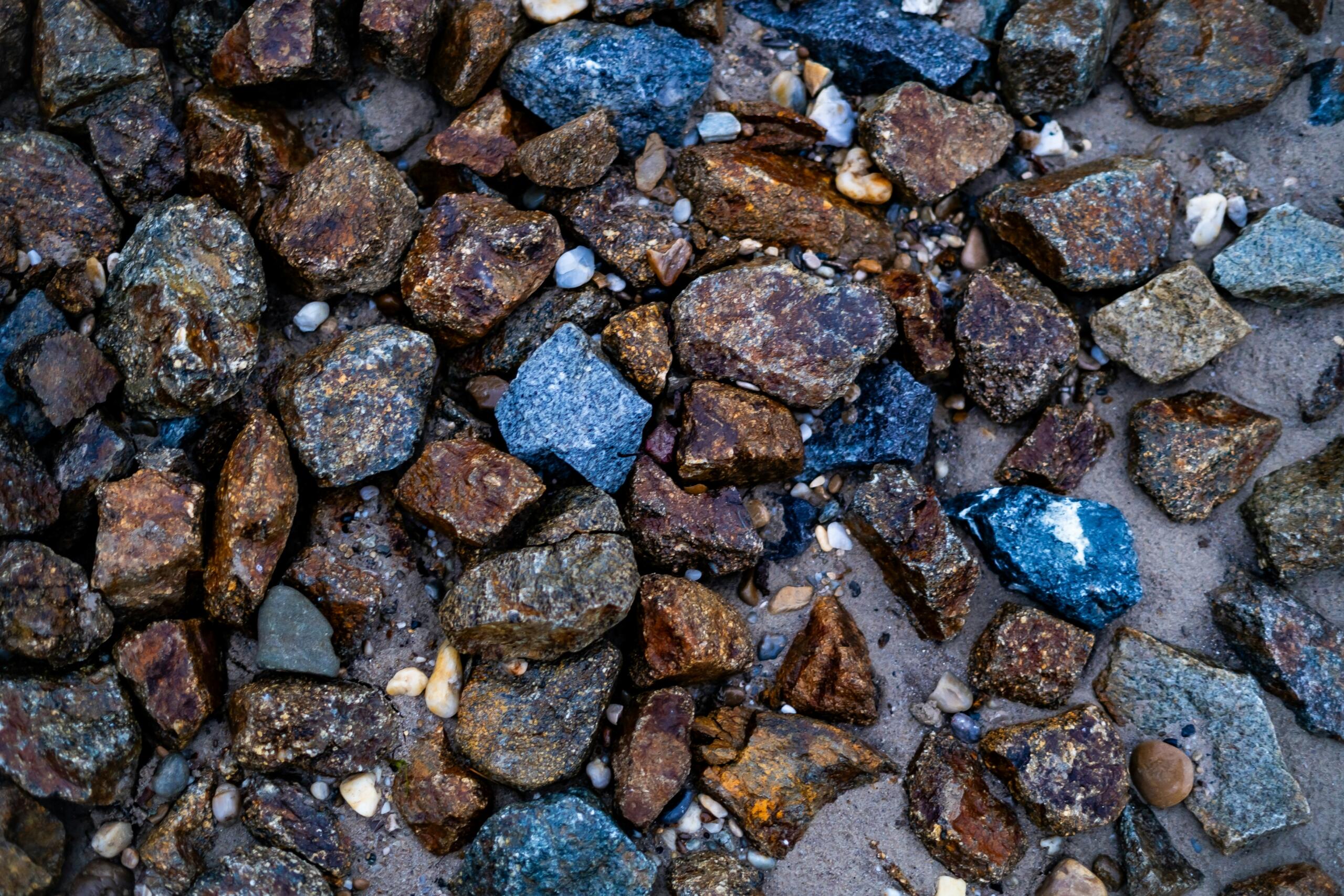 krāsaini minerāli tuvplānā