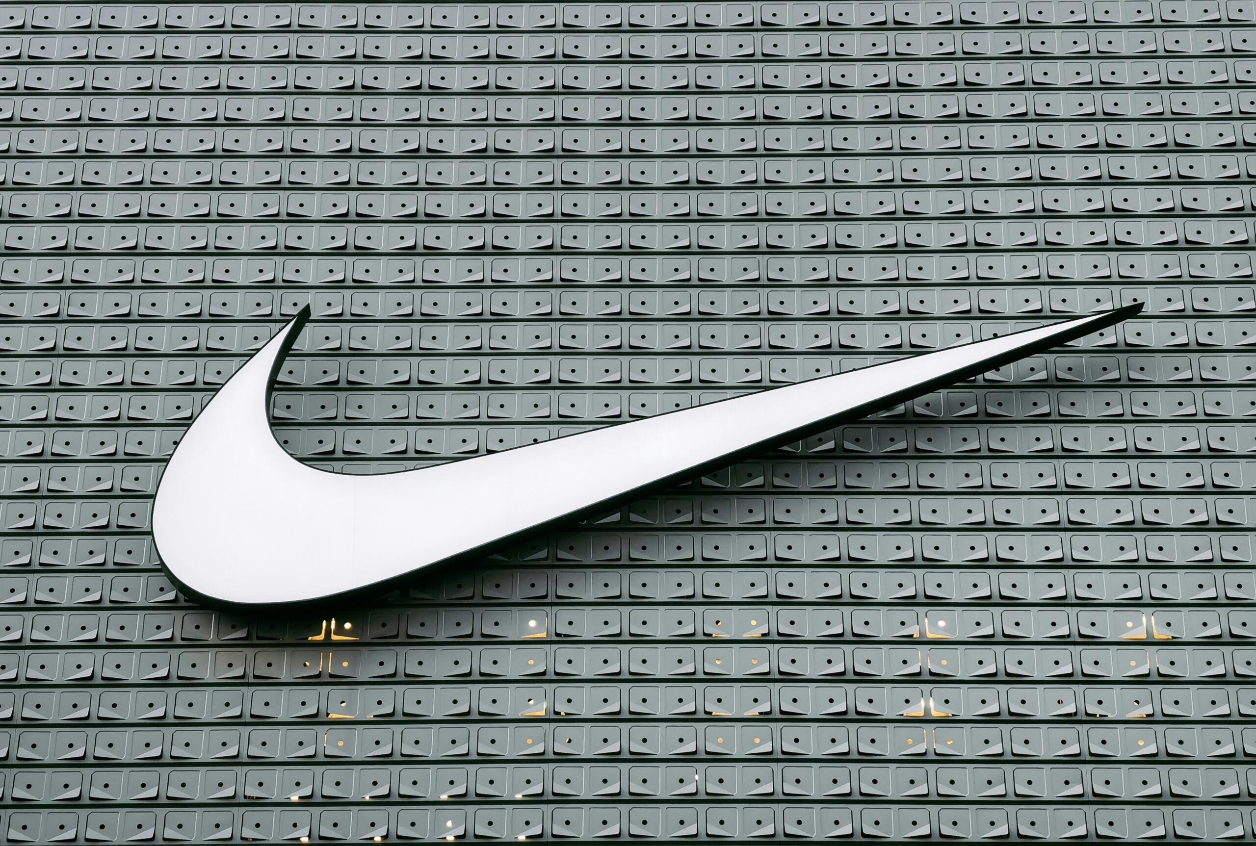 Panou cu brandul Nike