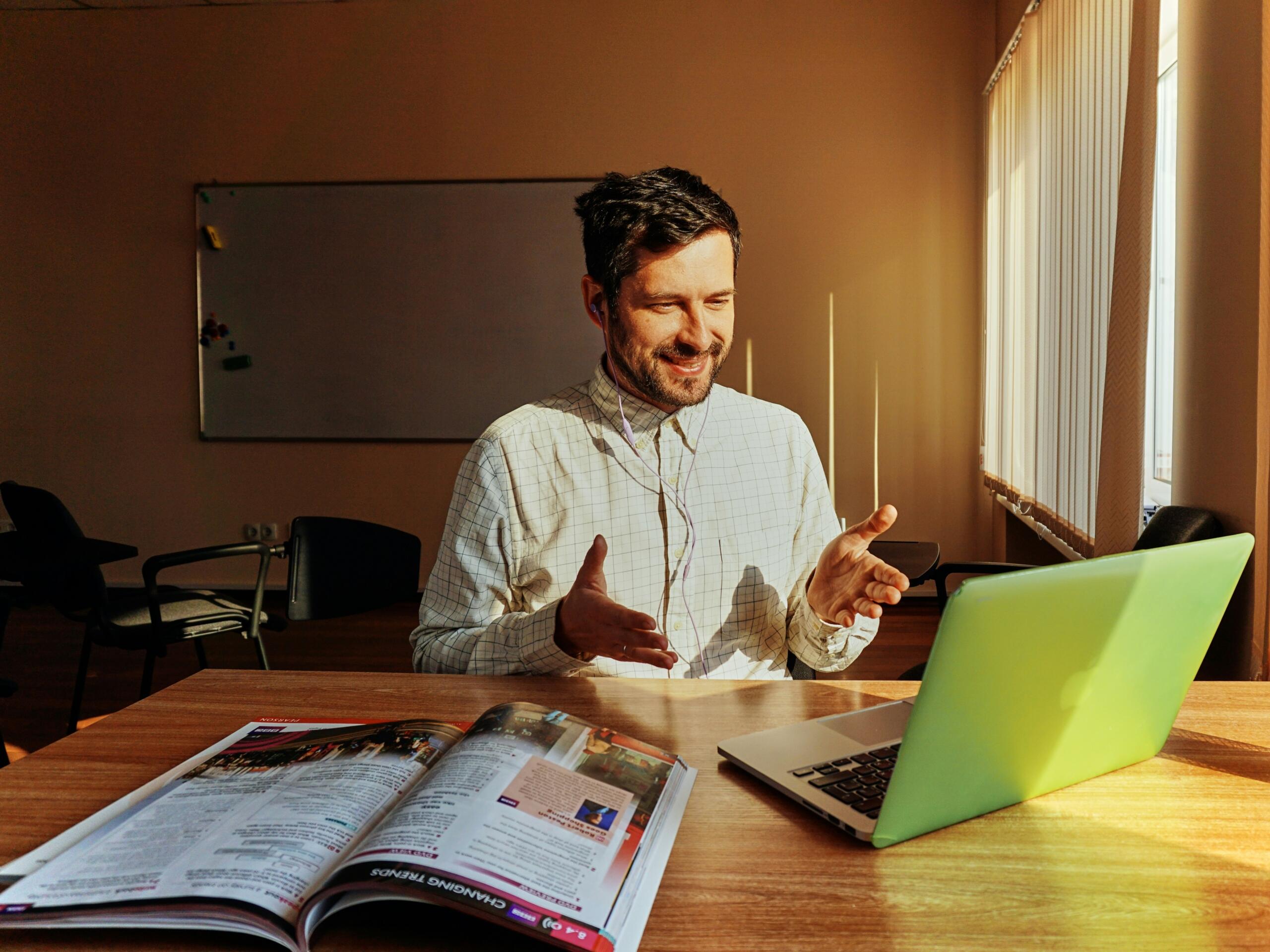 tutor delivering an online lesson on Superprof