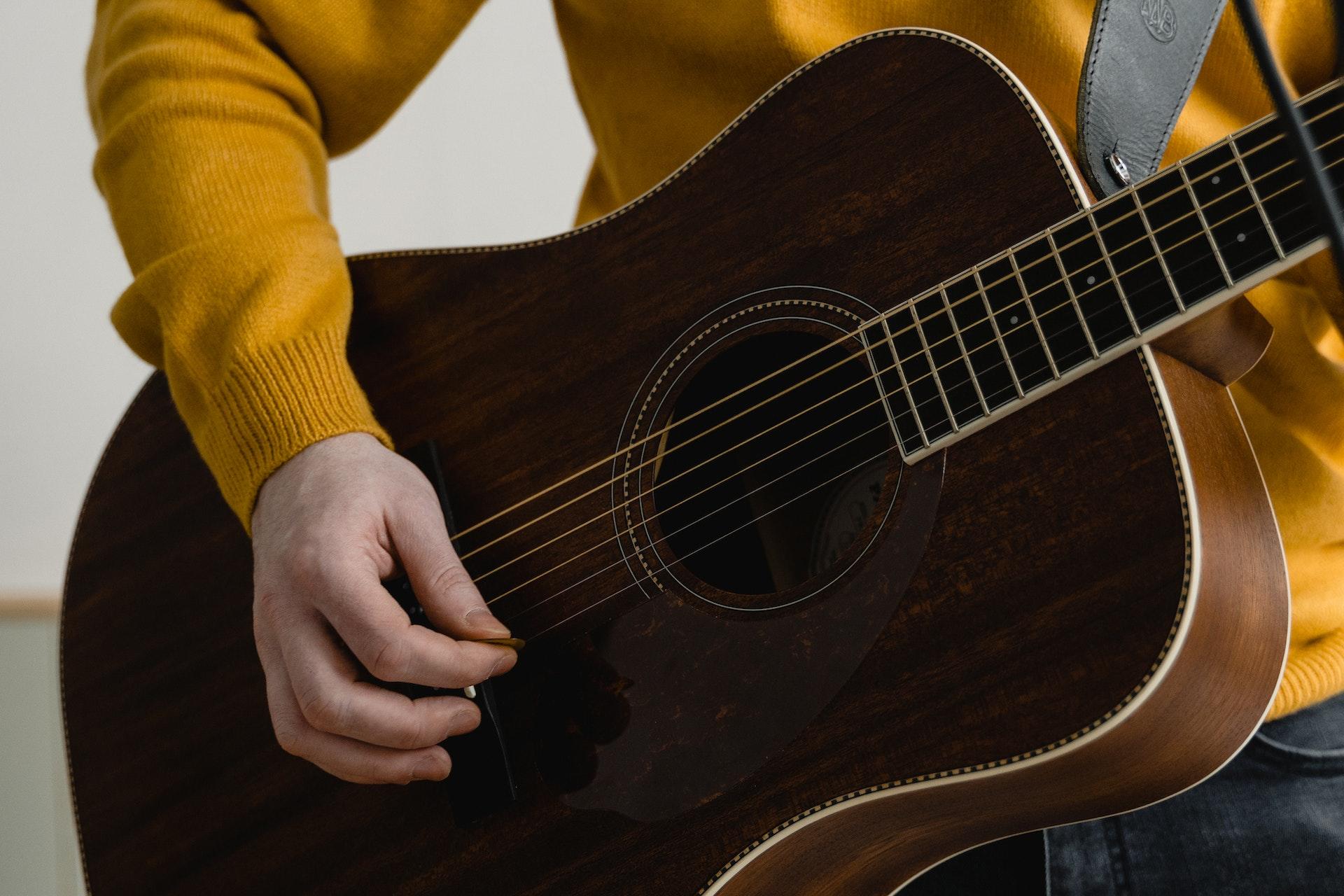 Cómo aprender a tocar guitarra desde cero