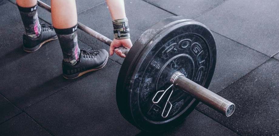 que se necesita para ser entrenador de gimnasio