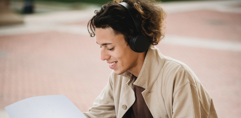 aprender español con podcasts