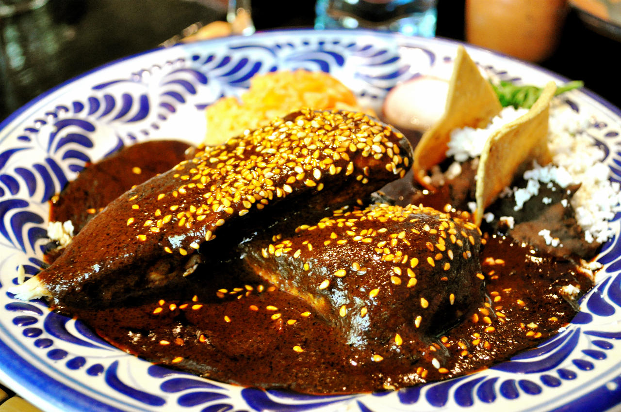 Un mole poblano para chuparse los dedos