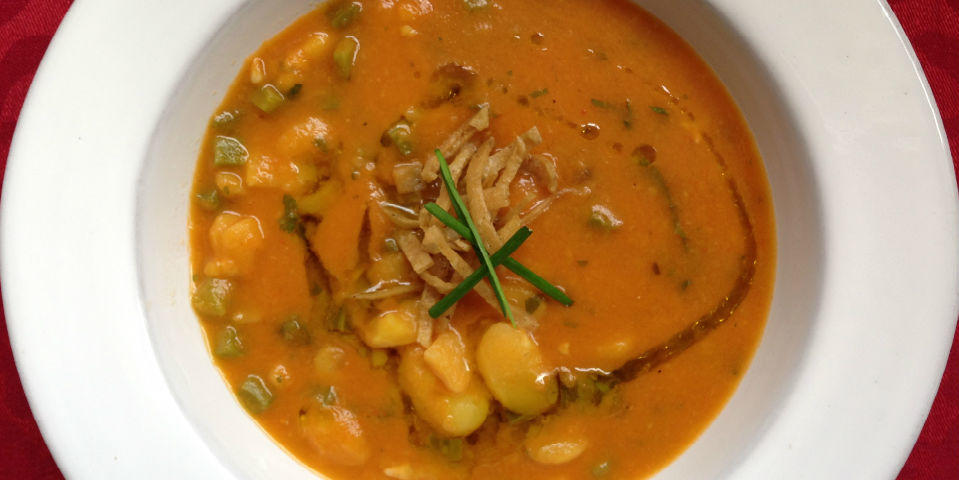Sopa mexicana de temporada primaveral