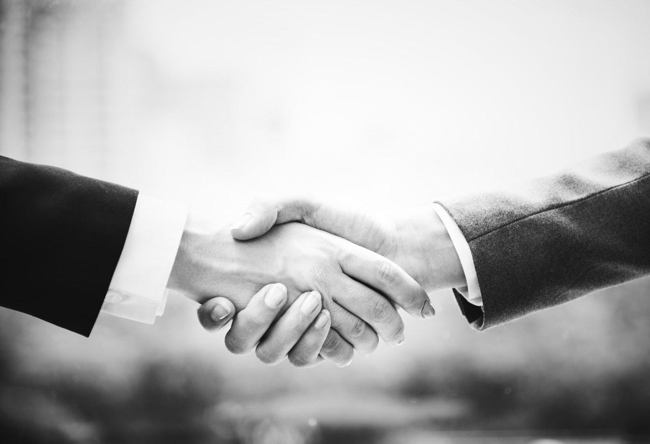 Cómo encontrar trabajo a través de hablar español