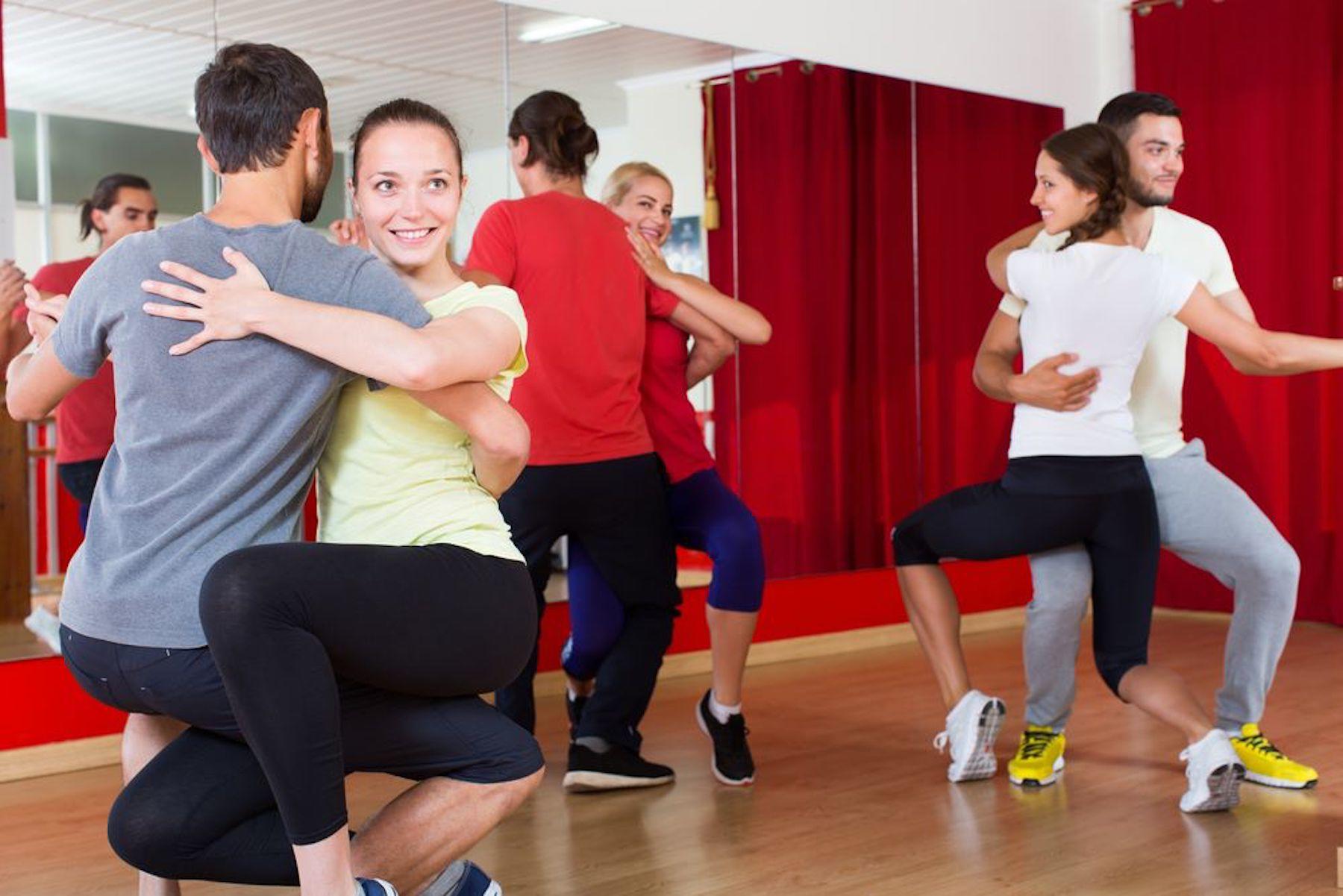 Toma clases grupales de salsa en León